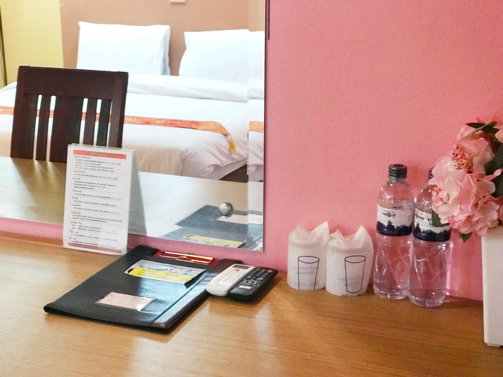 Toh Buk Seng Ayutthaya Hotel Eksteriør billede