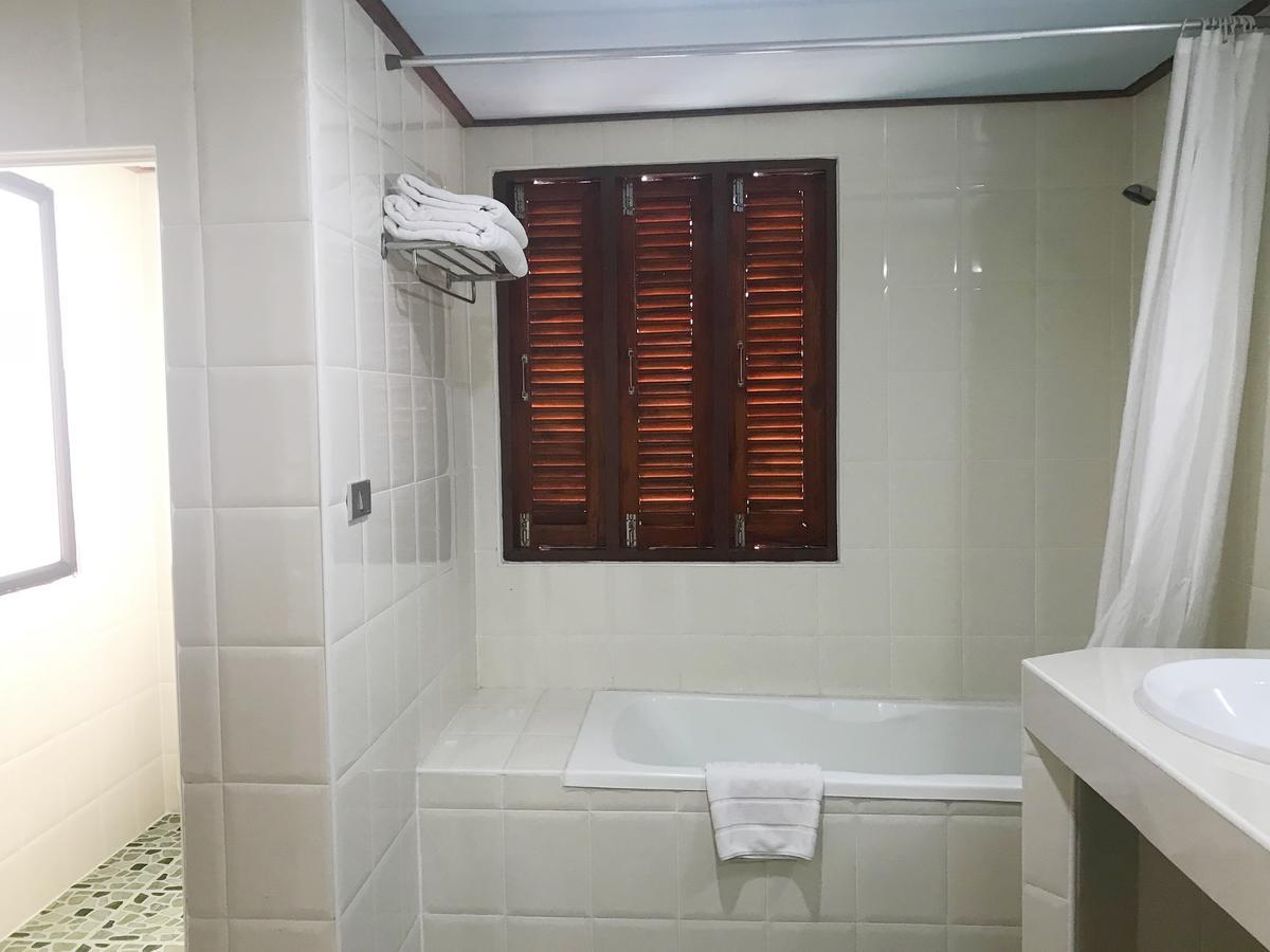 Toh Buk Seng Ayutthaya Hotel Eksteriør billede