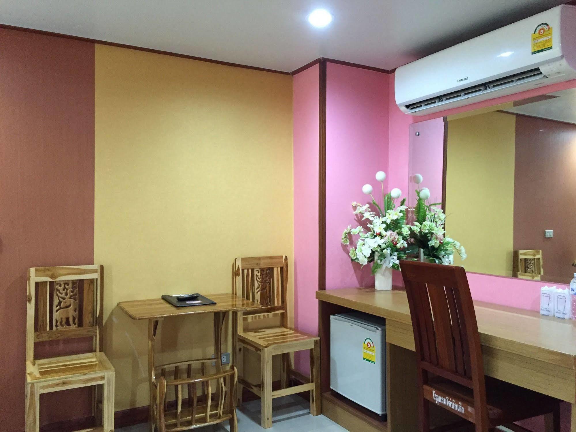 Toh Buk Seng Ayutthaya Hotel Eksteriør billede