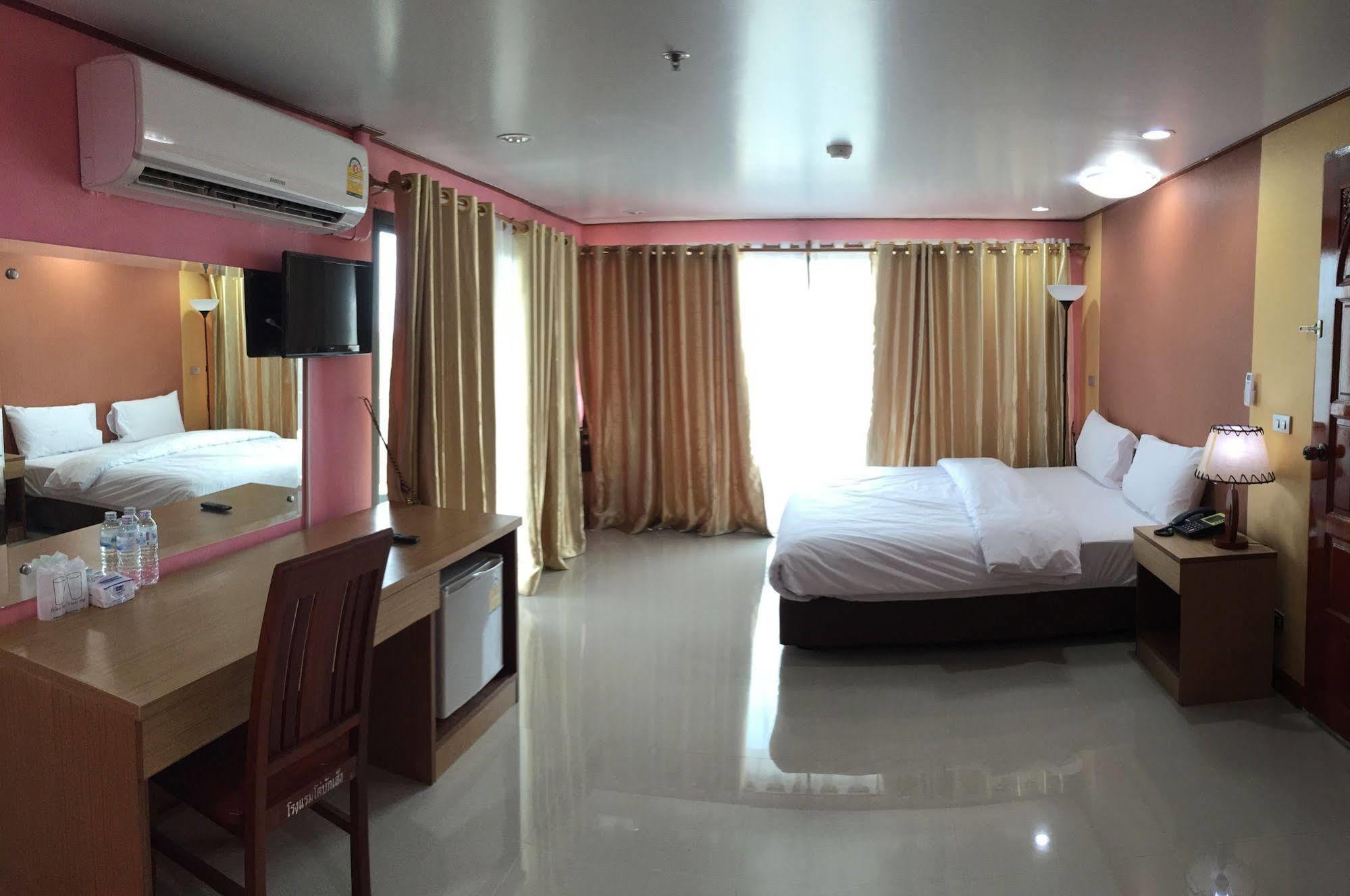 Toh Buk Seng Ayutthaya Hotel Eksteriør billede