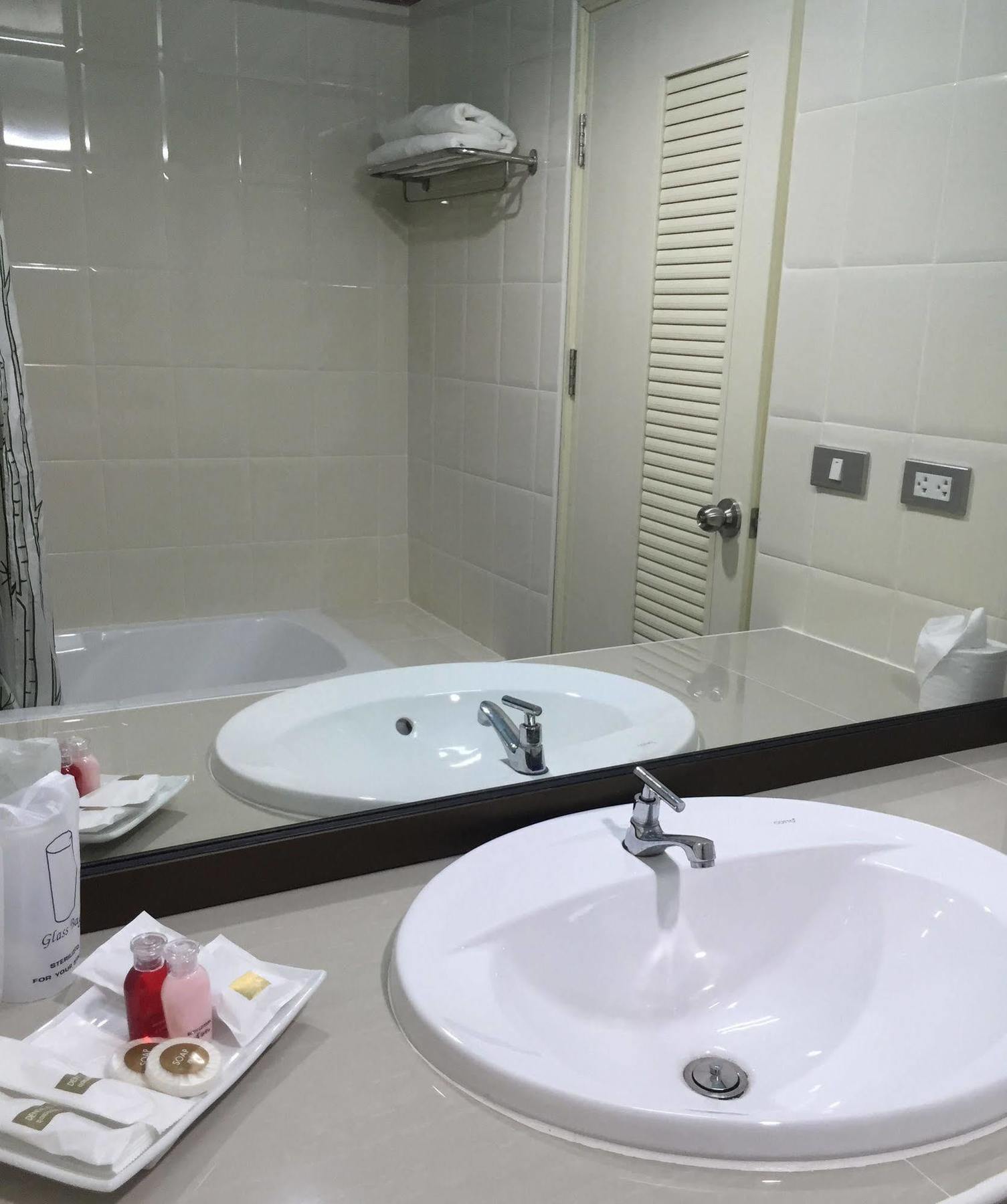Toh Buk Seng Ayutthaya Hotel Eksteriør billede