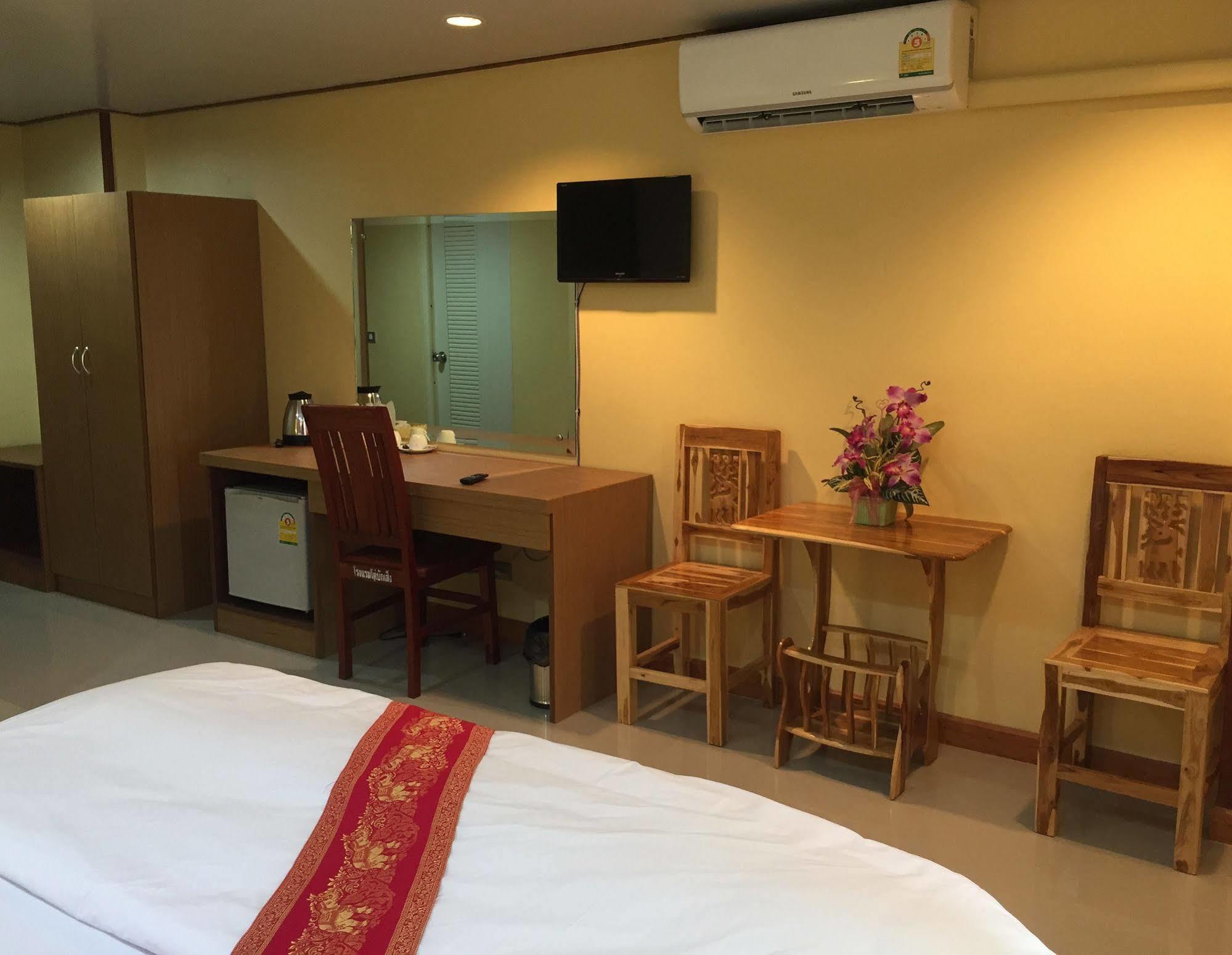 Toh Buk Seng Ayutthaya Hotel Eksteriør billede