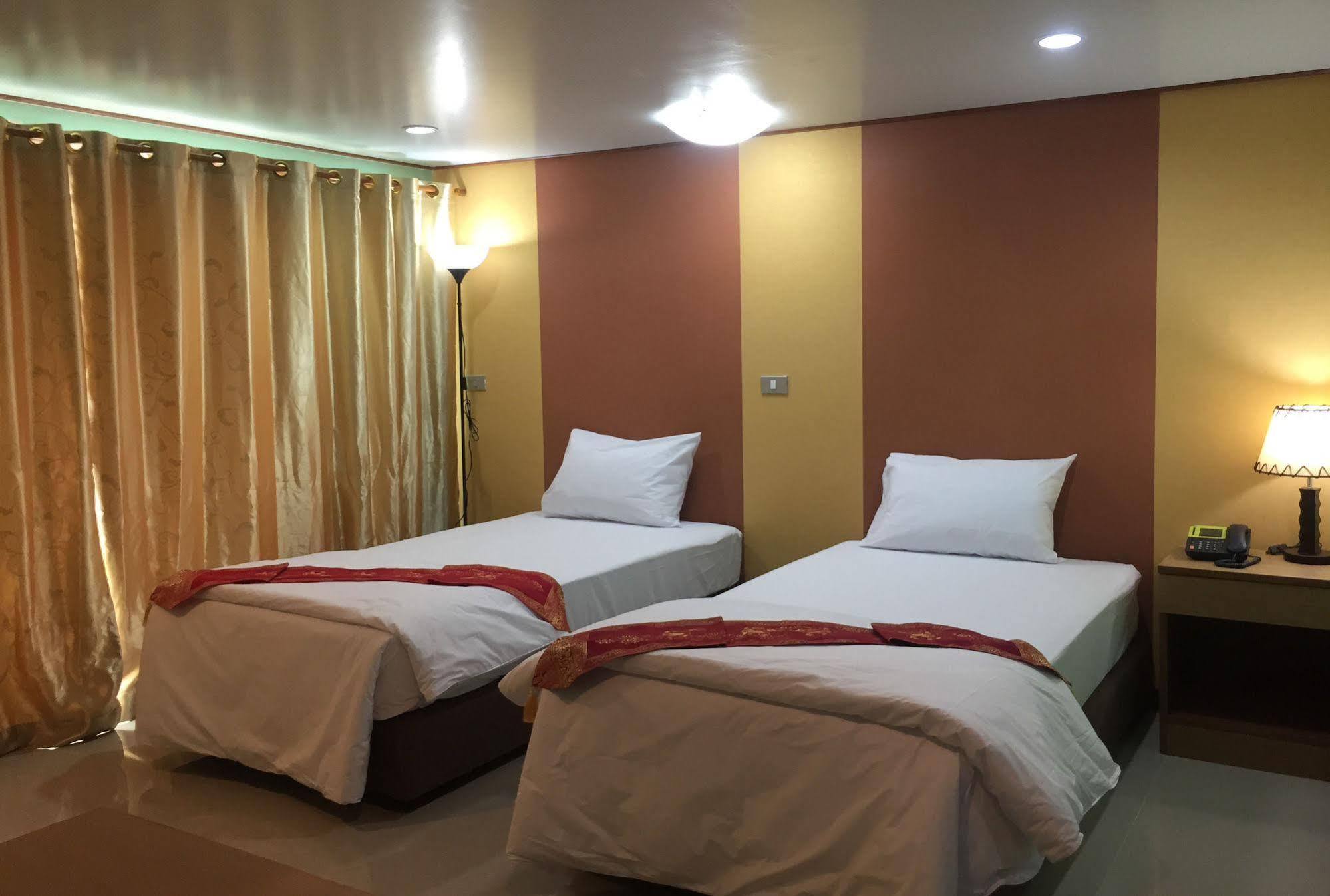 Toh Buk Seng Ayutthaya Hotel Eksteriør billede